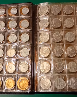 Raccoglitore completo con 250 monete del 1900
