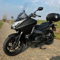 Honda Integra 700 MATT BALCK 2013