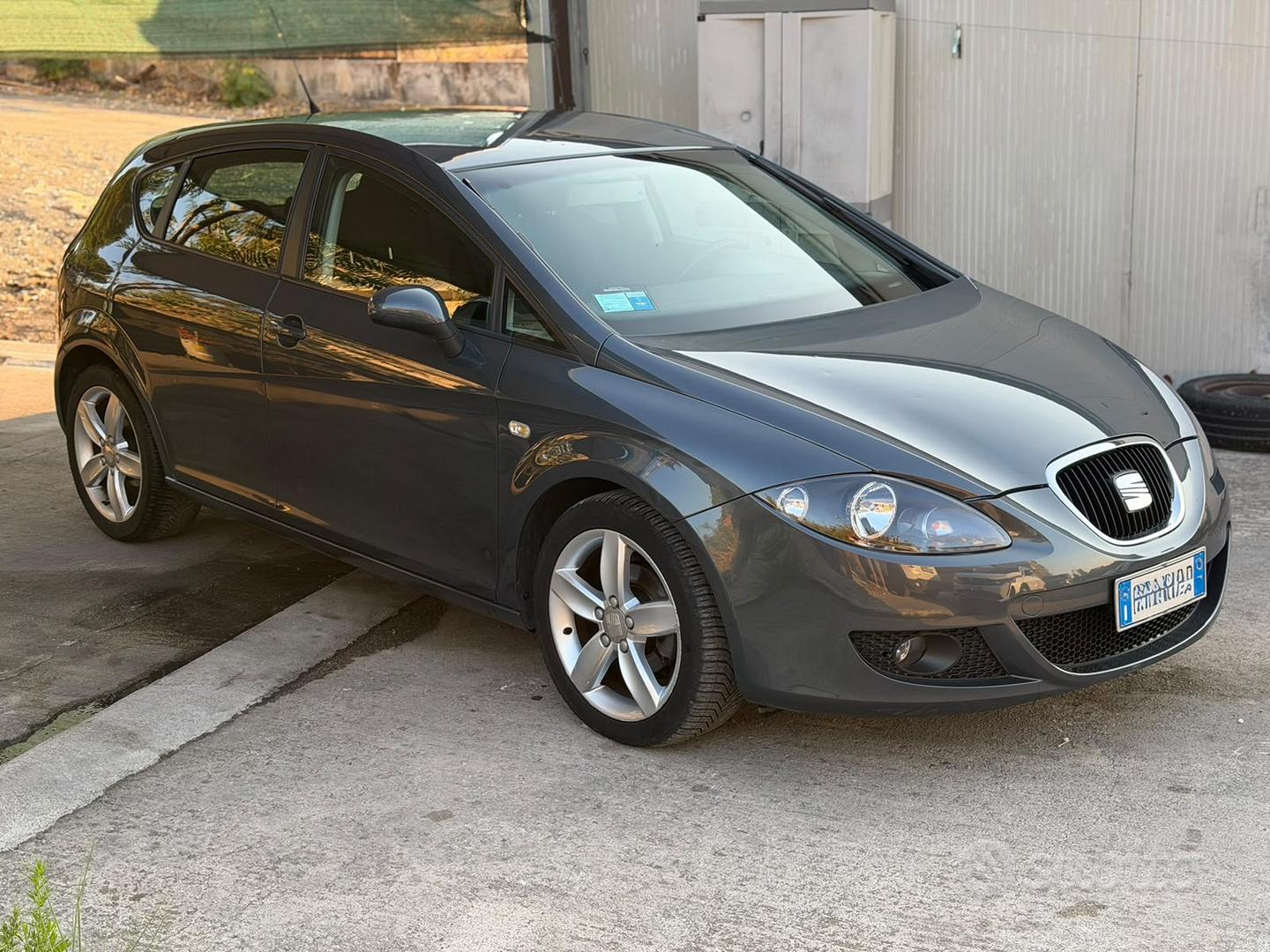 Seat Leon 2008 photo 2