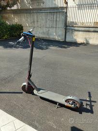Monopattino Xiaomi Electric scooter 4 pro  