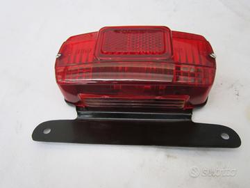 Fanalino posteriore attacco targa