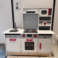 Cucina gioco in legno Hape con lavagna