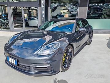 Porsche Panamera Sport Turismo 4 E-Hybrid | Sport 
