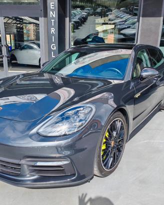 Porsche Panamera Sport Turismo 4 E-Hybrid | Sport 