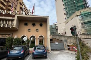 Via Montepellegrino STRUTTURA mq 2.400 con piscina