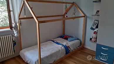 Letto a Casetta Montessoriano SKLUM in Legno
