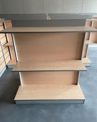 Scaffali per negozio