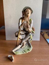 Pifferaio in ceramica