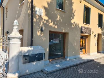 Spazio per esposizione - pubblicità - show