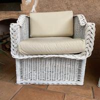 Poltrone da giardino in vimini.