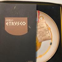 piatti oreficeria su porcellana arte Morbelli