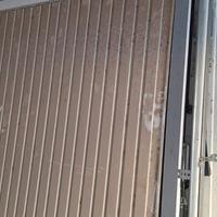 Portone basculante non automatizzato