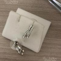 Orecchini di bigiotteria