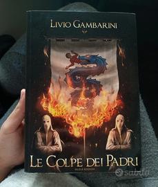 Le colpe dei padri, Firmato