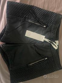 Pinko short
