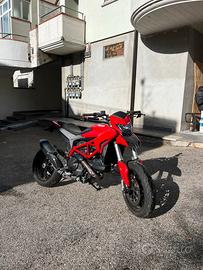 Hypermotard 821