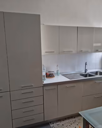 Cucina completa di elettrodomestici