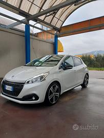 Peugeot 208 GT Line