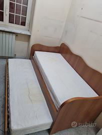 Doppio Letto in Legno vero a Cassetto