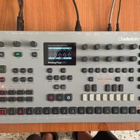 Analog Four Mk2 PARI AL NUOVO