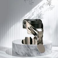 DUE TAPPI PER CHAMPAGNE E VINO