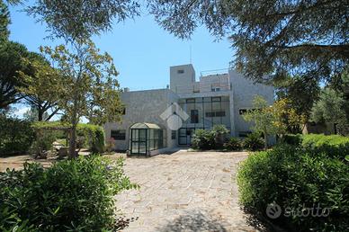VILLA SINGOLA A OSTUNI