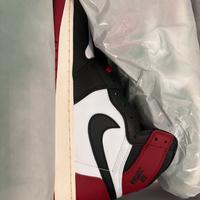 Air Jordan 1 Retro High OG "Black Toe"