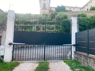Cancello in ferro così come in foto