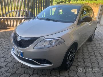 Lancia Ypsilon 0.9 TwinAir 85 CV 5 porte Metano Ec