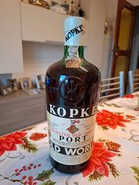 Bottiglia di vino invecchiata