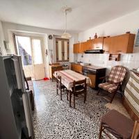 Appartamento con 7 locali situato a Centrache (cz)