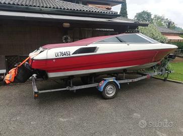 Barca motoscafo open Bayliner arriva