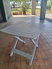 tavolino pieghevole in plastica da esterno