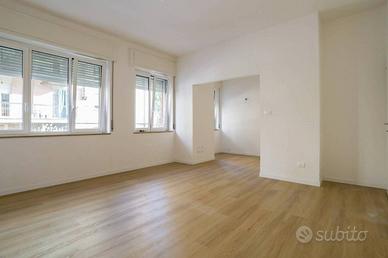 Appartamento di 90 m² con 4 locali e box auto a Ve