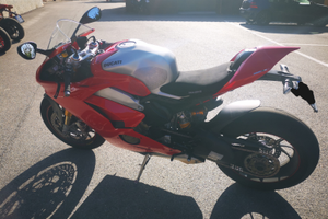 Panigale V4S
