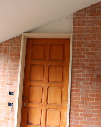 Serramenti e porte in legno con portoncino