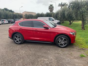 Stelvio ti q4 210 cv