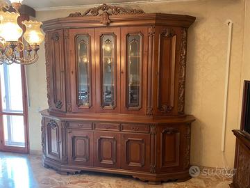 Credenza in legno massiccio anni 70