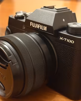 Fujifilm X-T100 + Fujinon XC 15-45mm- perfetta