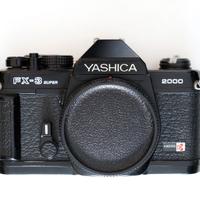YASHICA FX3 SUPER 2000 + 2 OTTICHE E FLASH