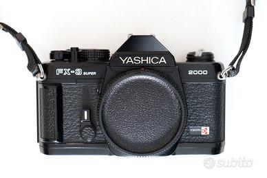 YASHICA FX3 SUPER 2000 + 2 OTTICHE E FLASH
