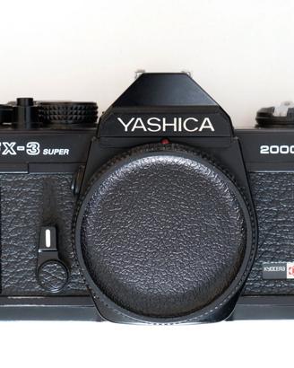 YASHICA FX3 SUPER 2000 + 2 OTTICHE E FLASH