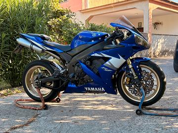 Yamaha R1