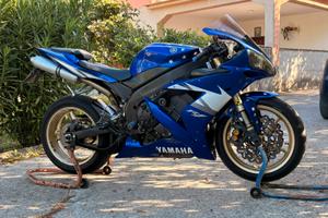 Yamaha R1