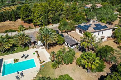 Località Valverde Villa con piscina