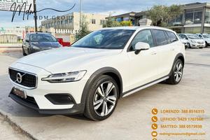 VOLVO V60 Cross Country B4