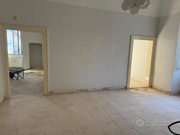 pavimento in pietra antica