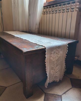 cassapanca in legno antico 