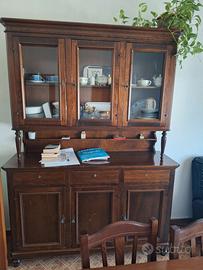 credenza classica arte povera con vetrina rialzata
