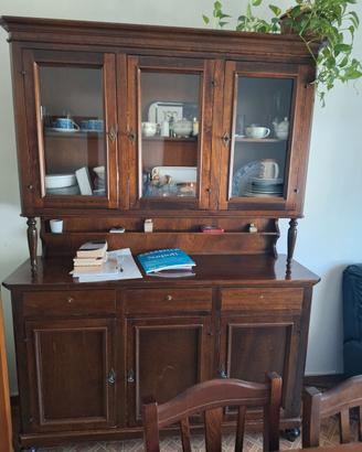 credenza classica arte povera con vetrina rialzata